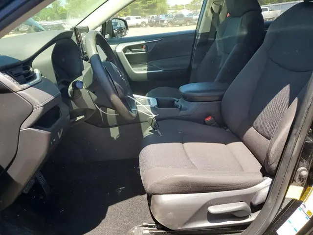 TOYOTA RAV4 LE 2022