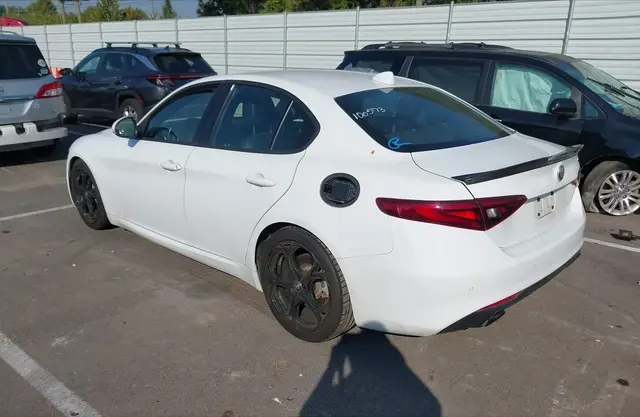 ALFA ROMEO GIULIA SPRINT 2022