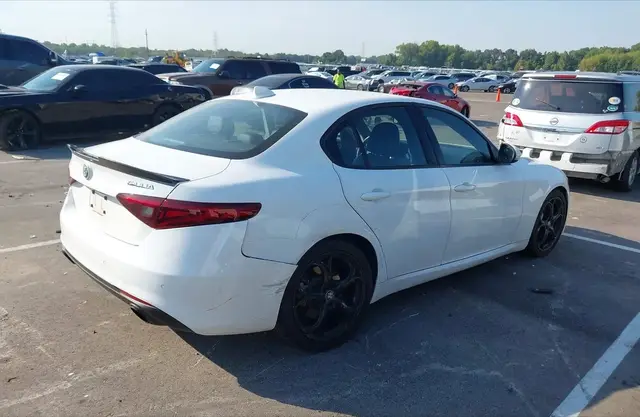 ALFA ROMEO GIULIA SPRINT 2022