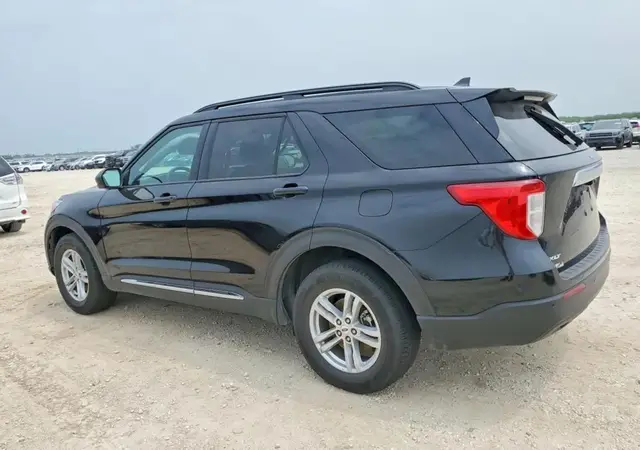 FORD EXPLORER XLT 2024