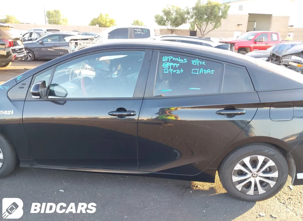 TOYOTA PRIUS 2022