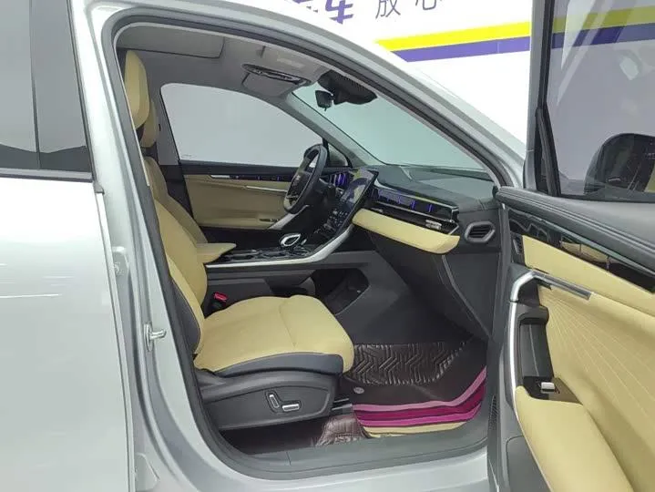 GEELY BOYUE L PREMIUM 2023