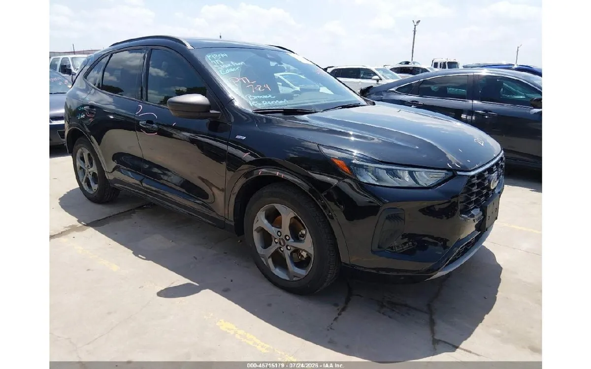 FORD ESCAPE 2023