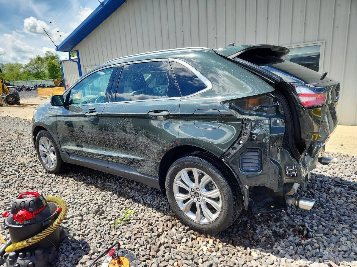FORD EDGE TITANIUM AWD 2023
