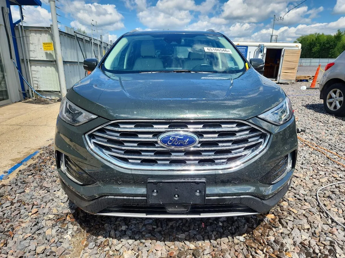 FORD EDGE TITANIUM AWD 2023