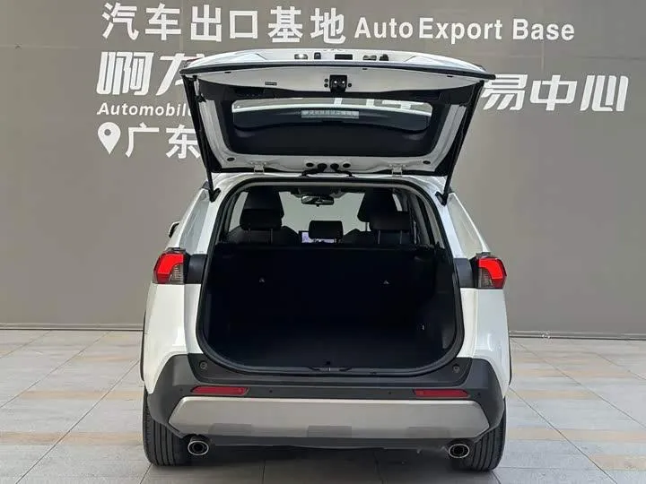 TOYOTA RAV 2023