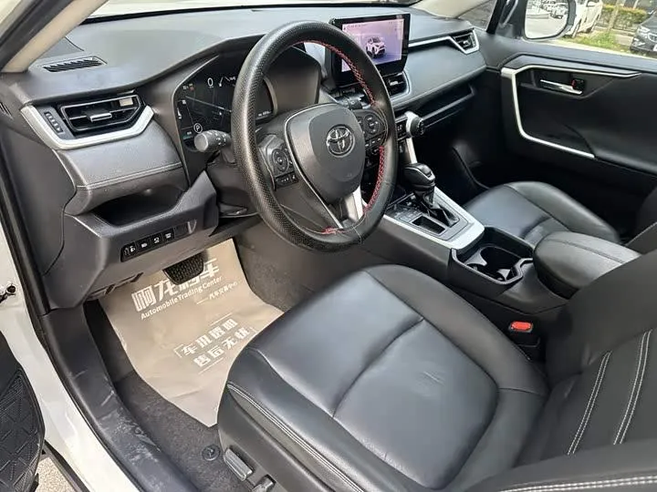 TOYOTA RAV 2023
