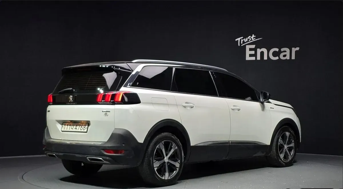 PEUGEOT 5008 2018
