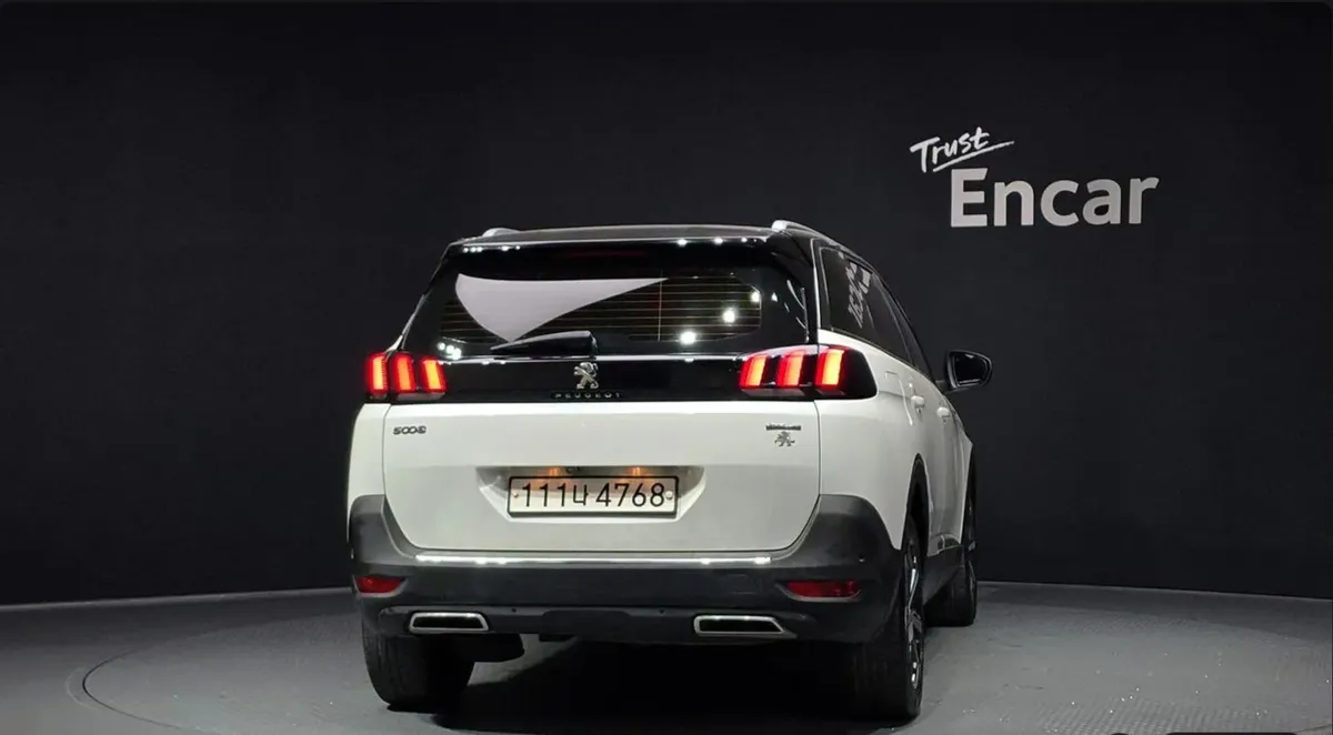 PEUGEOT 5008 2018