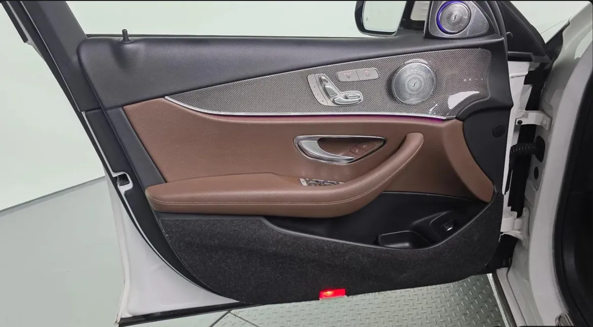 MERCEDES-BENZ W213 E220D AVANTGARDE 2019