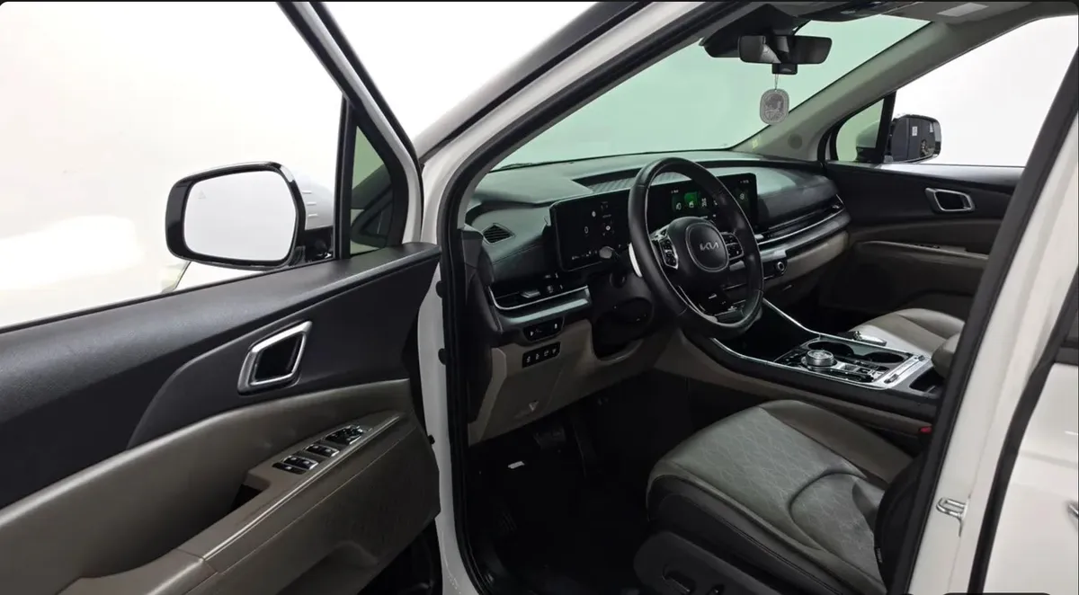 KIA CARNIVAL NOBLESSE 2023