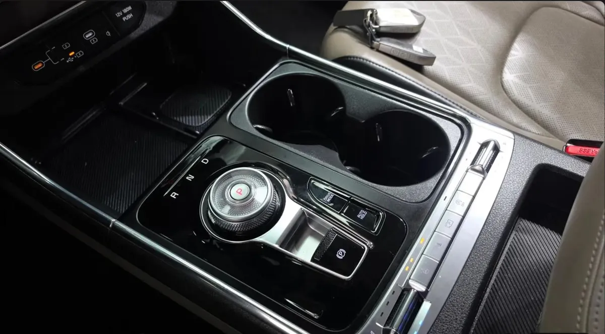 KIA CARNIVAL NOBLESSE 2023