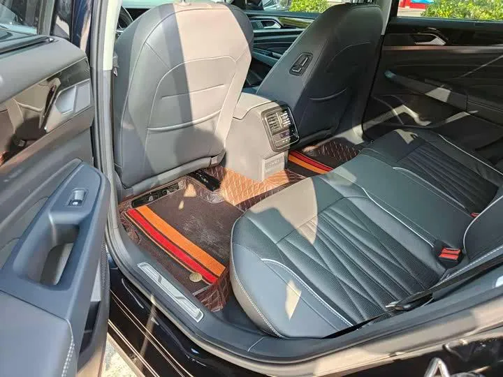 VOLKSWAGEN PASSAT LUXURY 2023