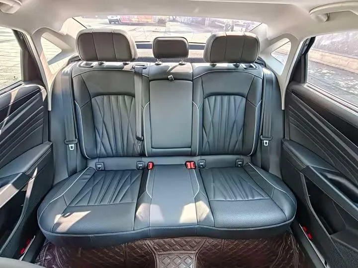 VOLKSWAGEN PASSAT LUXURY 2023