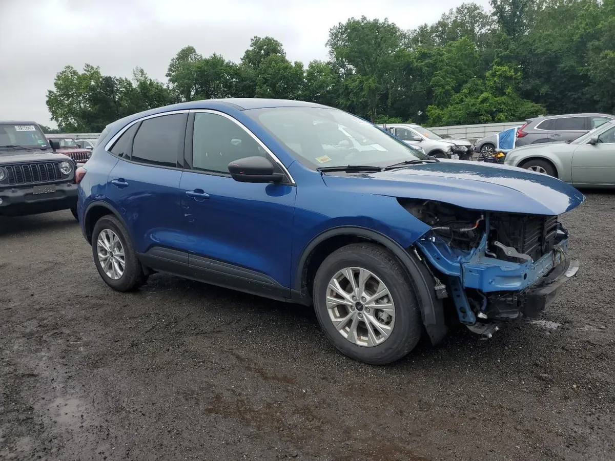 FORD ESCAPE 2023