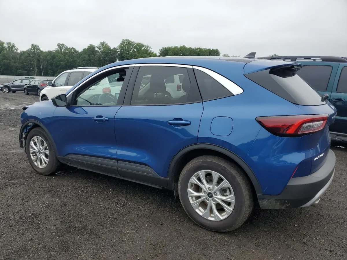 FORD ESCAPE 2023