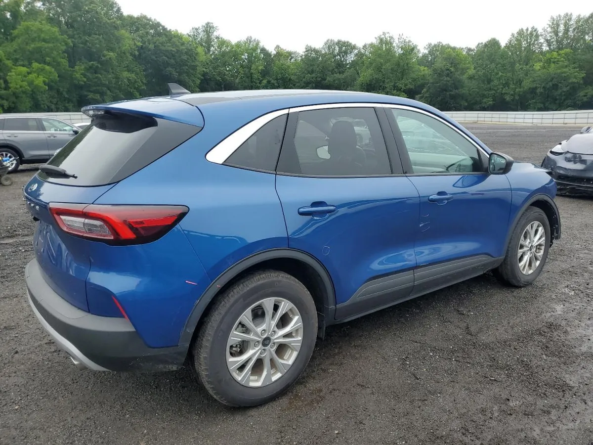 FORD ESCAPE 2023