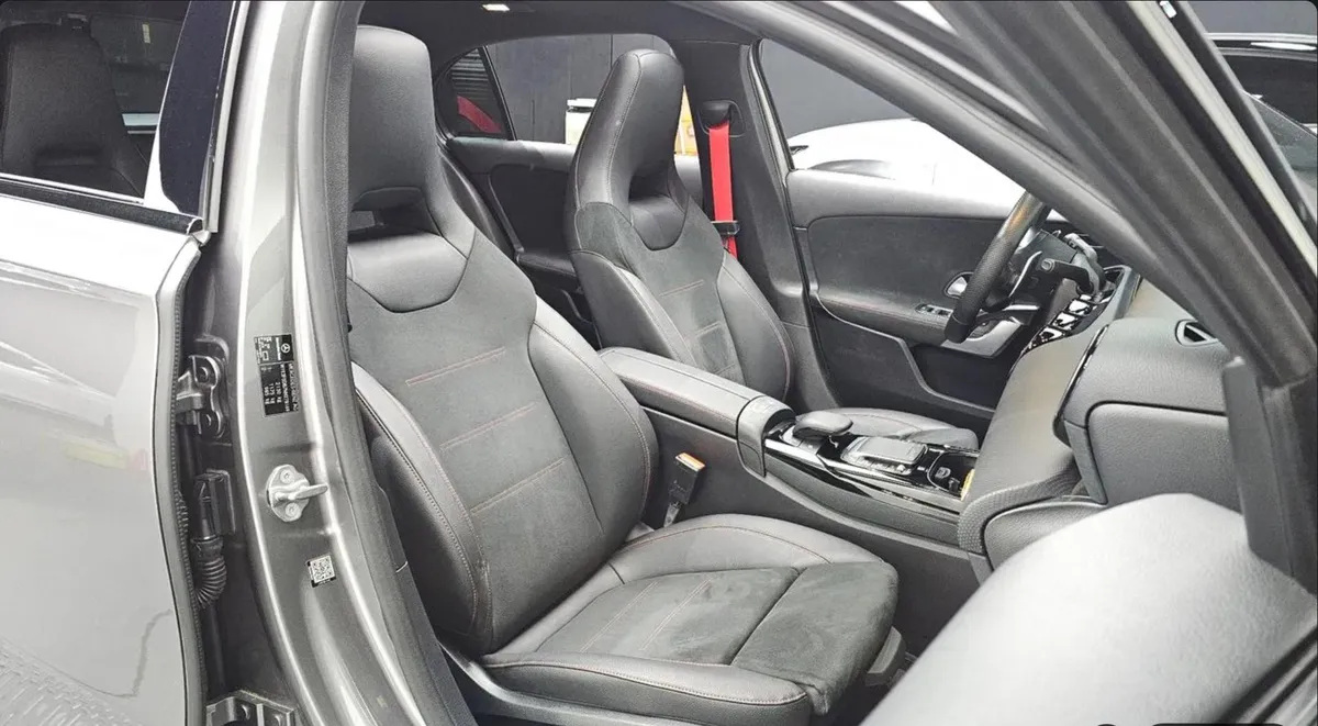 MERCEDES-BENZ W177 AMG A45 2022