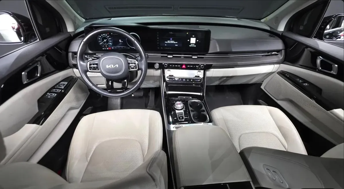 KIA CARNIVAL NOBLESSE 2023