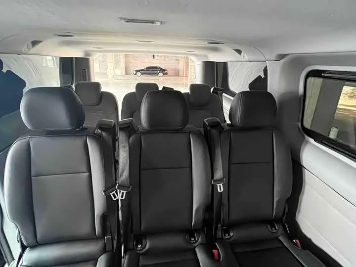 FORD TRANSIT 9 2023