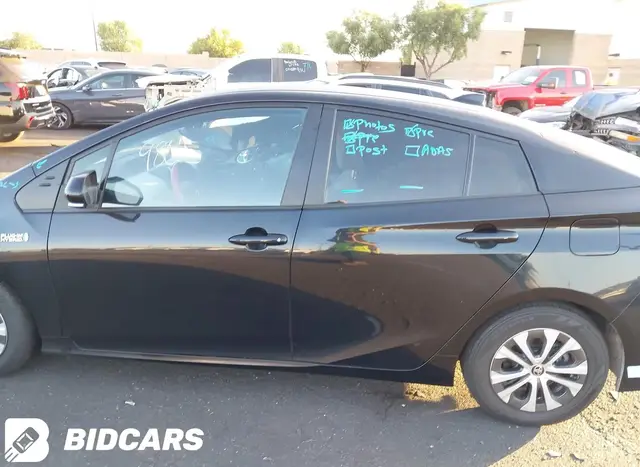 TOYOTA PRIUS 2022