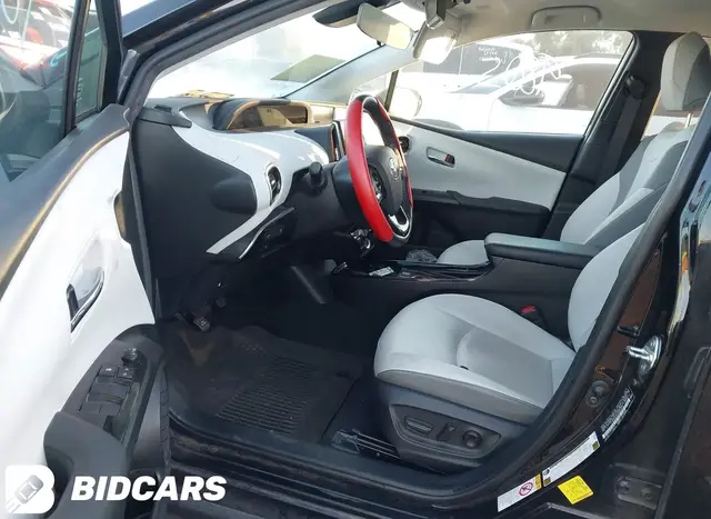 TOYOTA PRIUS 2022