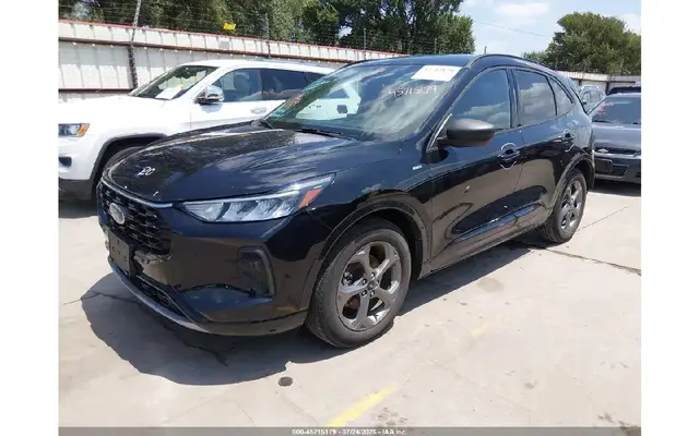 FORD ESCAPE 2023