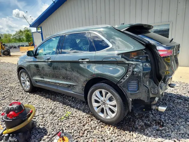 FORD EDGE TITANIUM AWD 2023