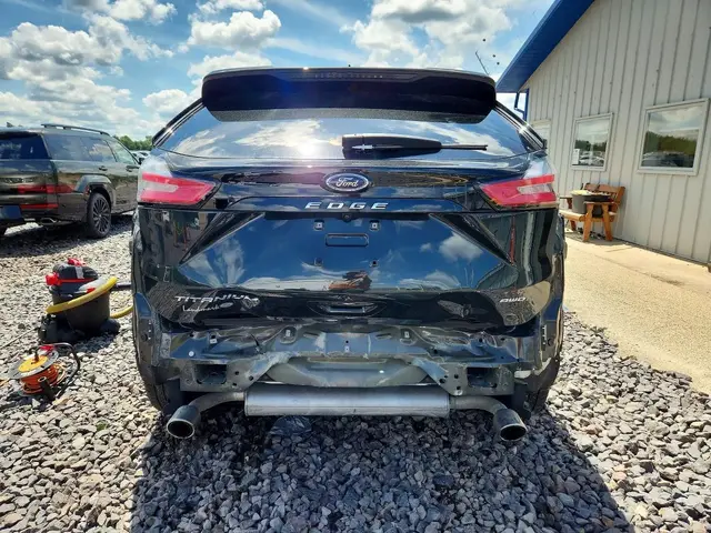 FORD EDGE TITANIUM AWD 2023