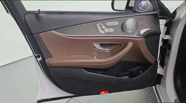 MERCEDES-BENZ W213 E220D AVANTGARDE 2019