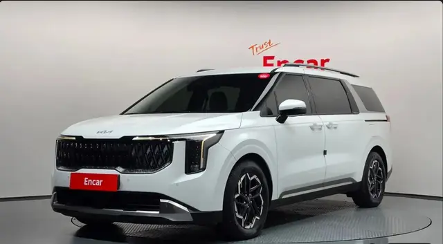 KIA CARNIVAL NOBLESSE 2023