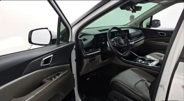 KIA CARNIVAL NOBLESSE 2023