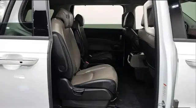 KIA CARNIVAL NOBLESSE 2023
