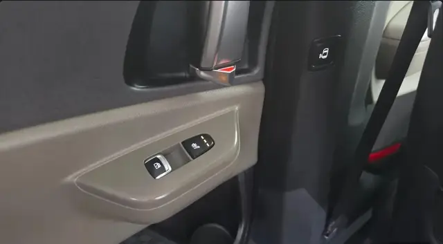 KIA CARNIVAL NOBLESSE 2023
