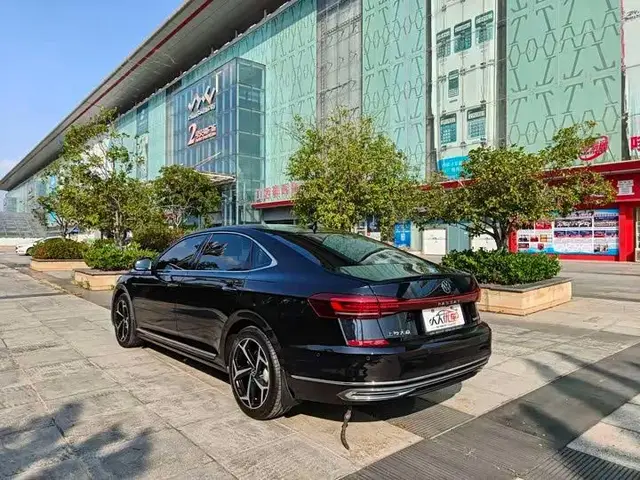 VOLKSWAGEN PASSAT LUXURY 2023