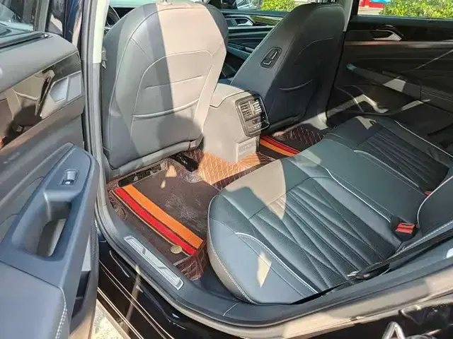 VOLKSWAGEN PASSAT LUXURY 2023
