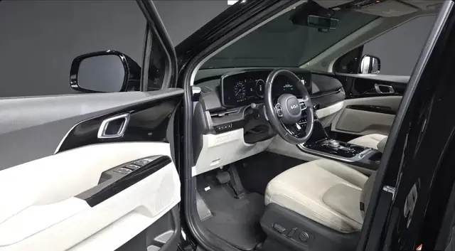 KIA CARNIVAL NOBLESSE 2023