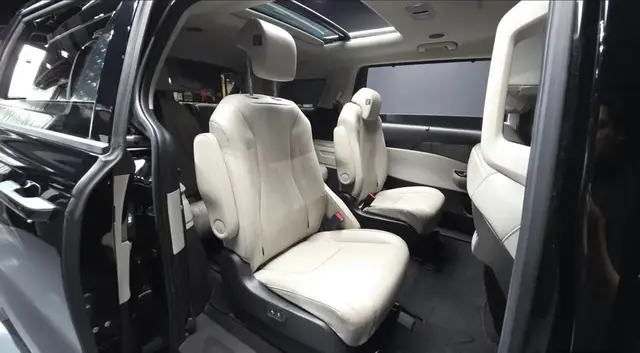 KIA CARNIVAL NOBLESSE 2023