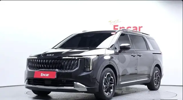 KIA CARNIVAL NOBLESSE 2023