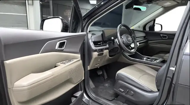 KIA CARNIVAL NOBLESSE 2023