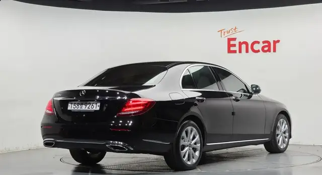 MERCEDES-BENZ W213 E220D EXCLUSIVE 2019