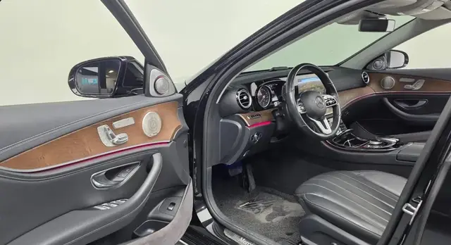 MERCEDES-BENZ W213 E220D EXCLUSIVE 2019