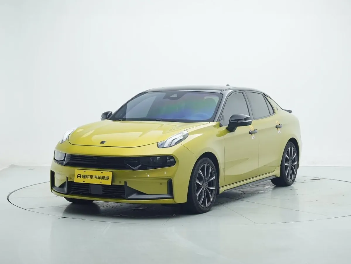 LYNK & CO 03 2022