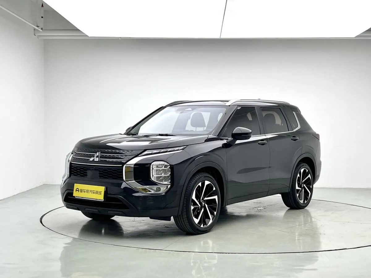MITSUBISHI OUTLANDER PREMIUM 2023