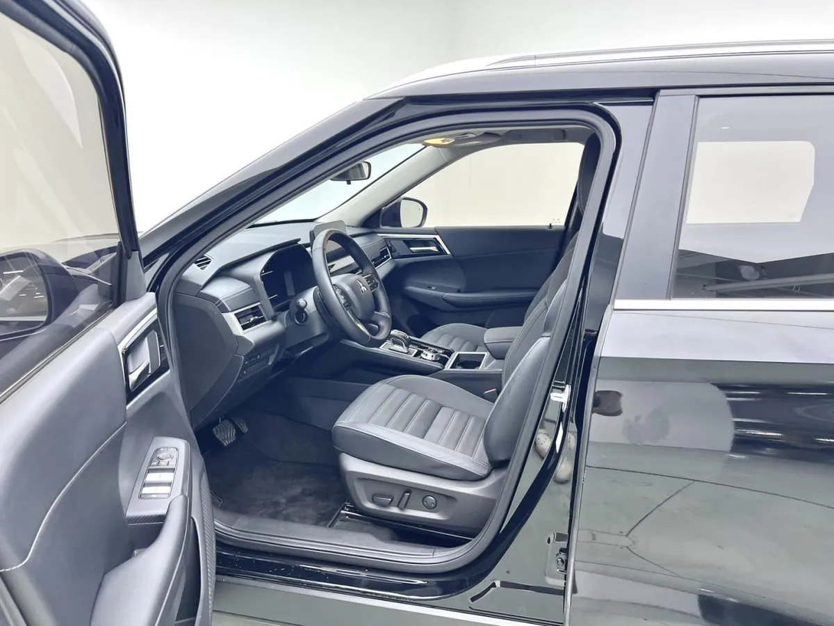 MITSUBISHI OUTLANDER PREMIUM 2023