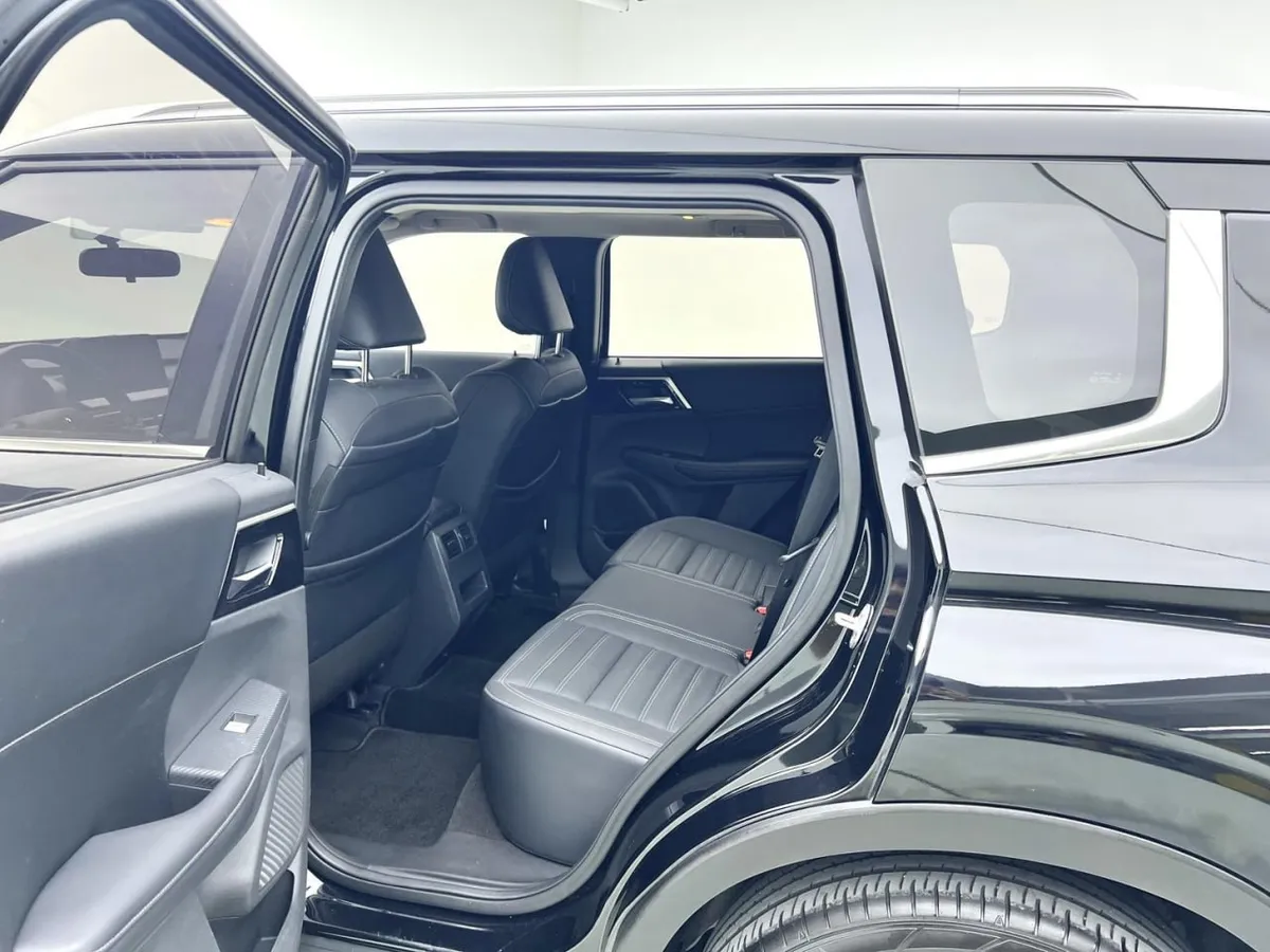 MITSUBISHI OUTLANDER PREMIUM 2023