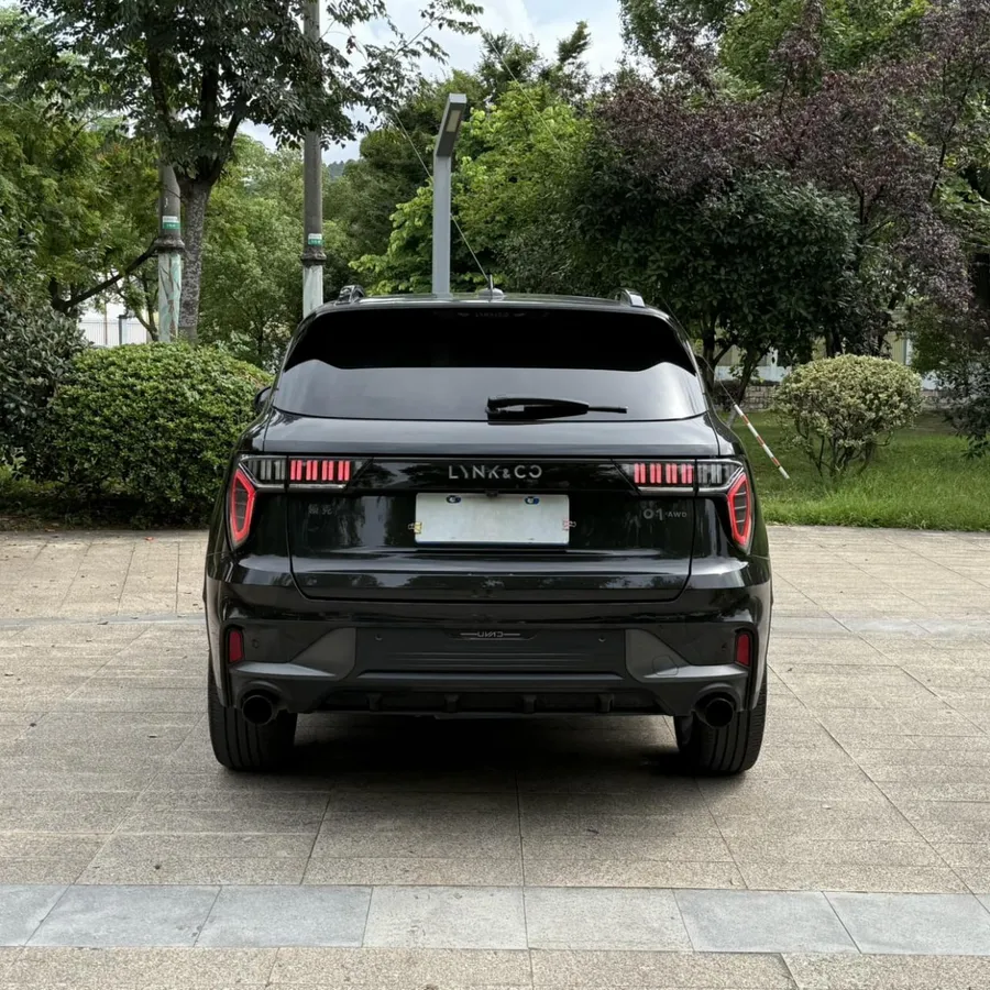 LYNK & CO 01 DARK 01 AWD DARK EDITION 2022