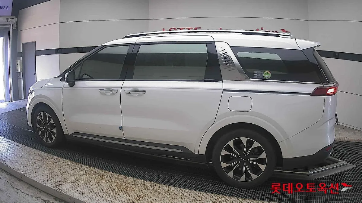 KIA CARNIVAL SIGNATURE 2022