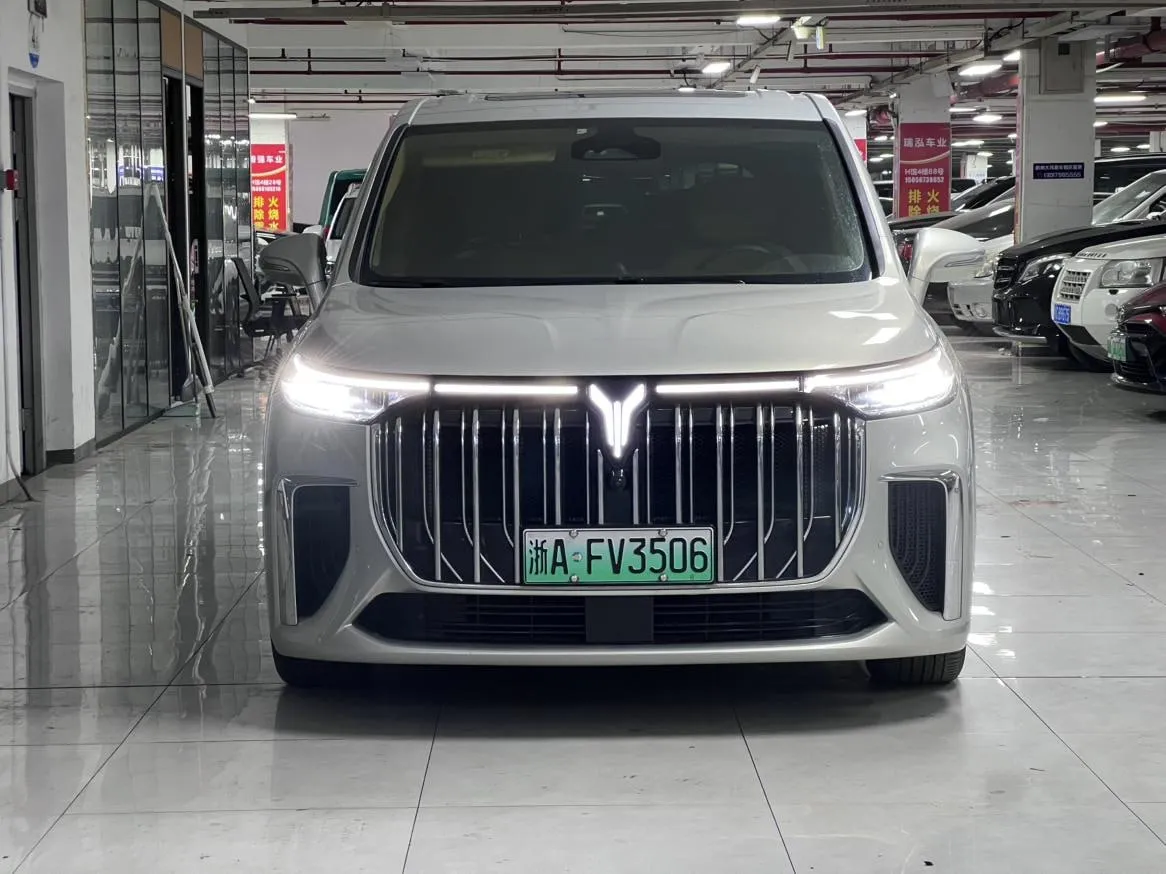 VOYAH DREAM LOW-CARBON DREAM PHEV LOW-CARBON EDITION 2022