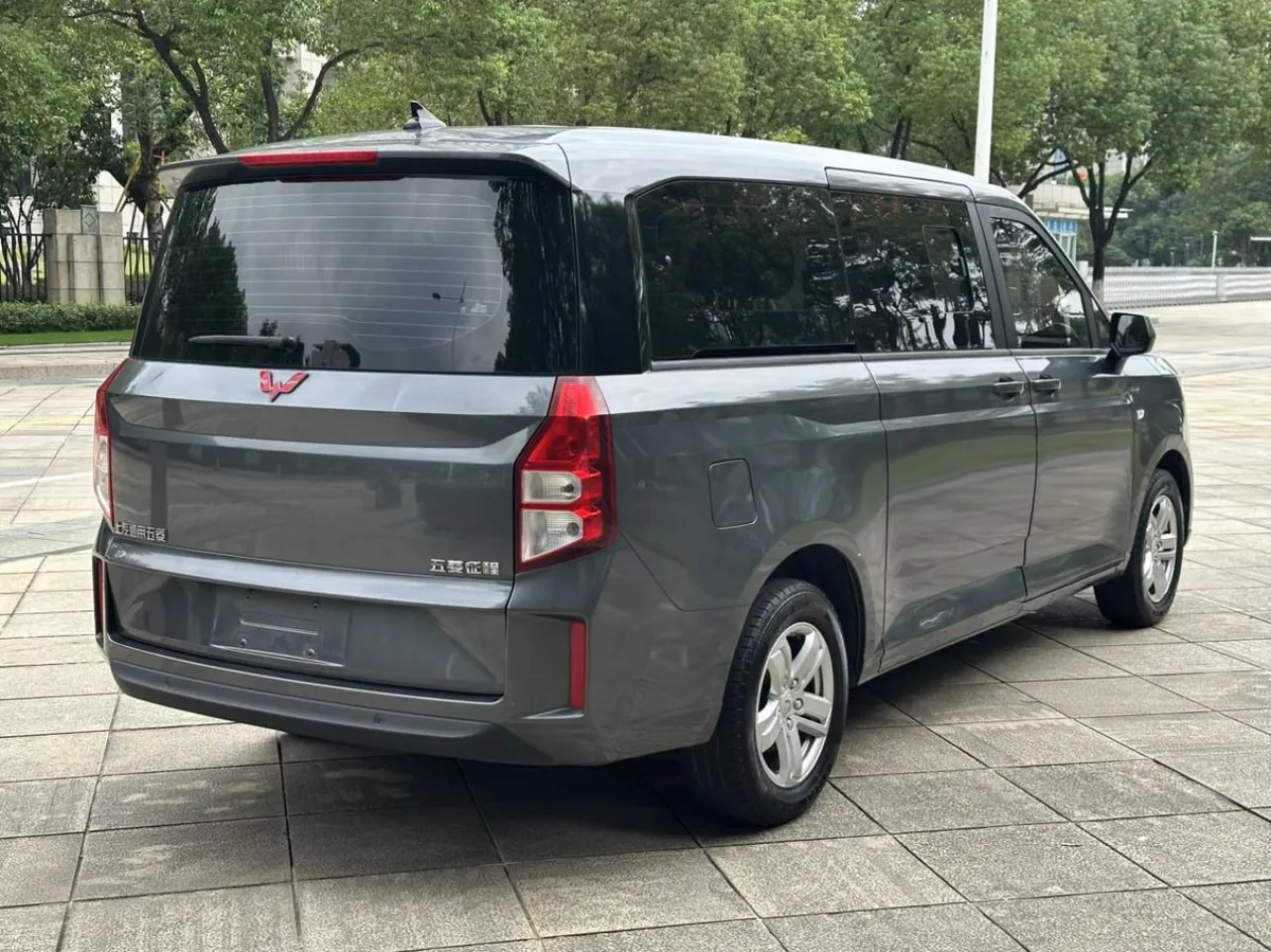 WULING JOURNEY DELUXE EDITION 2023